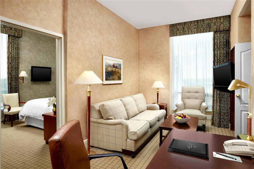 Sheraton Suites Calgary Eau Claire Cameră foto