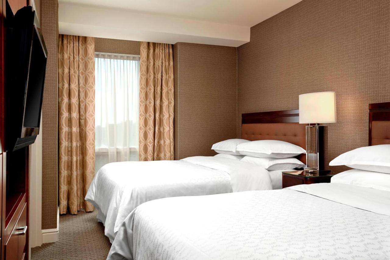 Sheraton Suites Calgary Eau Claire Exterior foto